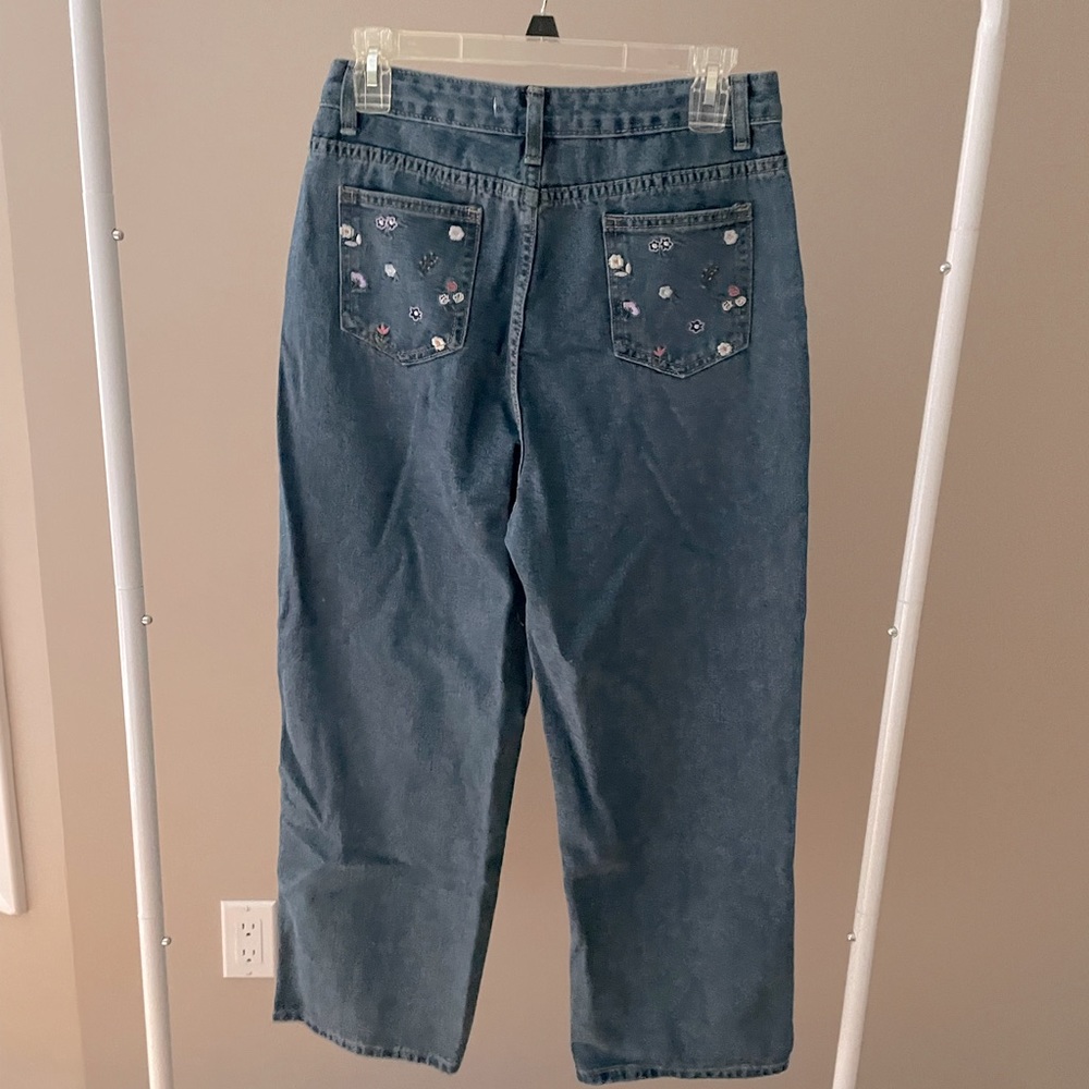 NWT Flower Embroidered Denim Mom Jeans, Size Small
